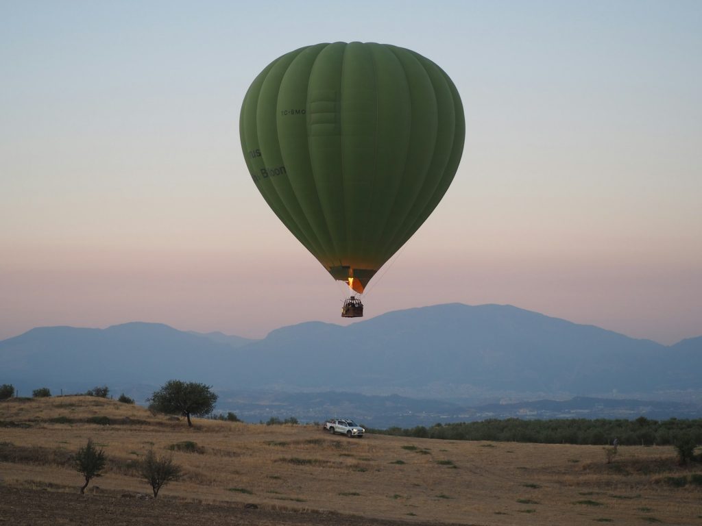 Galería de Paseo en Globo sobre el Serengeti al Amanecer en Tanzania
